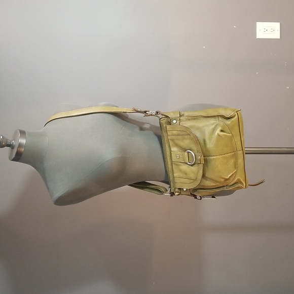 Fossil green leather cross body purse appears never used - key decoration - Picture 1 of 17